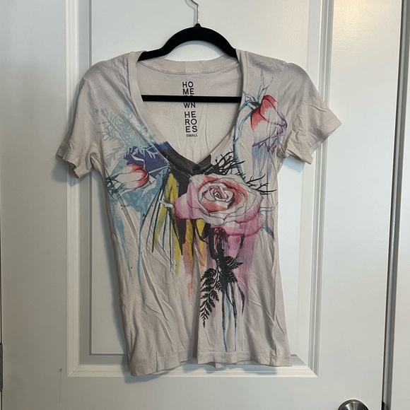 Urban Outfitters Tshirt - Picture 1 of 3